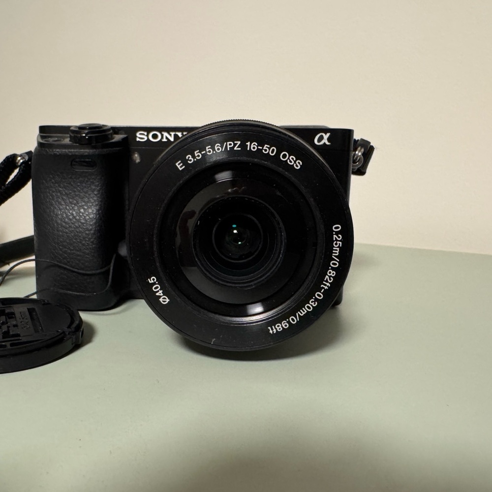Sony @ 6000  Mirrorless Camera